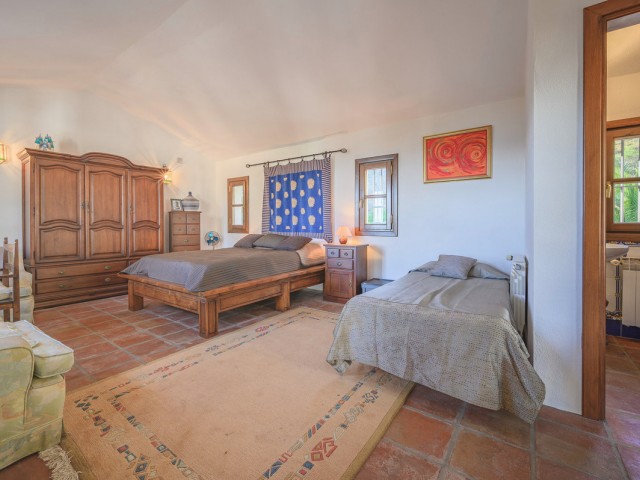 8 Bedrooms Villa in Ojén