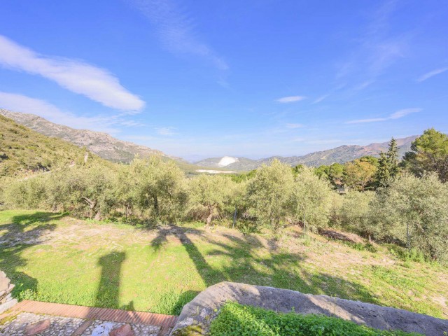 8 Bedrooms Villa in Ojén