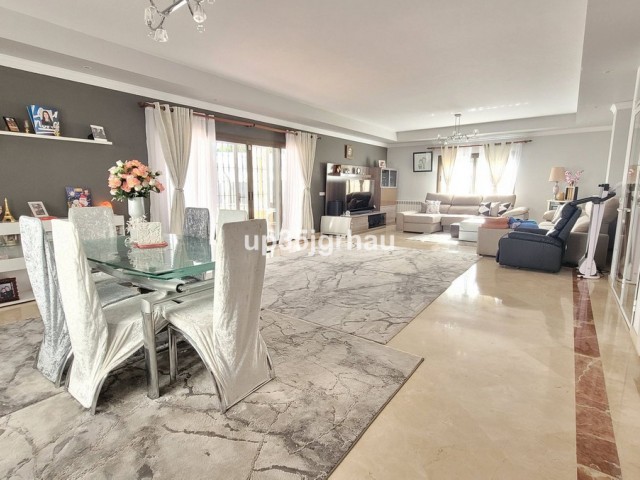Villa con 5 Dormitorios  en Bel Air