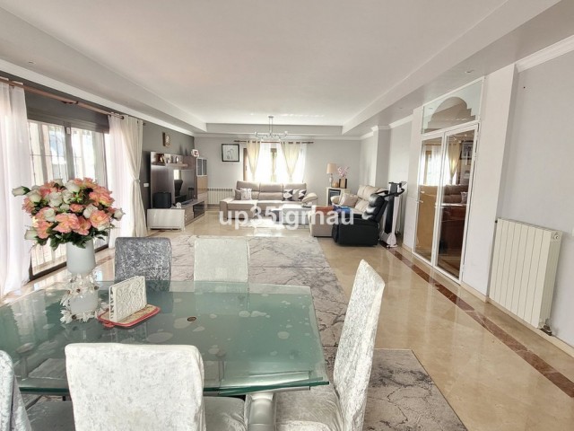 Villa con 5 Dormitorios  en Bel Air