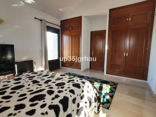 Villa con 5 Dormitorios  en Bel Air