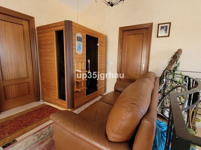 Villa con 5 Dormitorios  en Bel Air