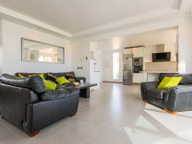 3 Bedrooms Villa in New Golden Mile