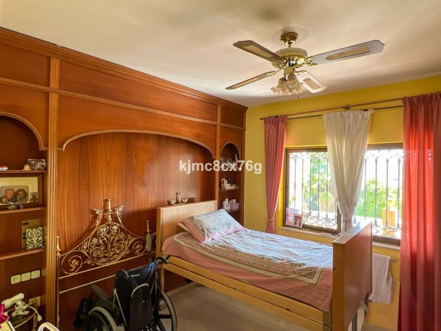 4 Bedrooms Villa in Sierrezuela