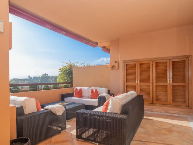 Apartamento con 4 Dormitorios  en Bahía de Marbella