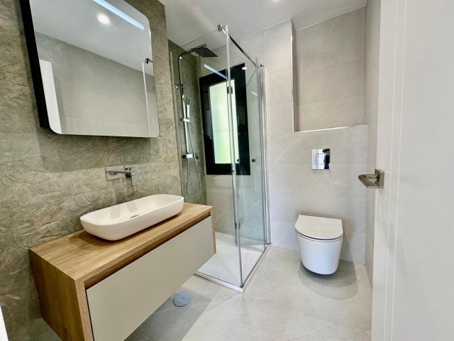 Apartamento con 3 Dormitorios  en La Quinta