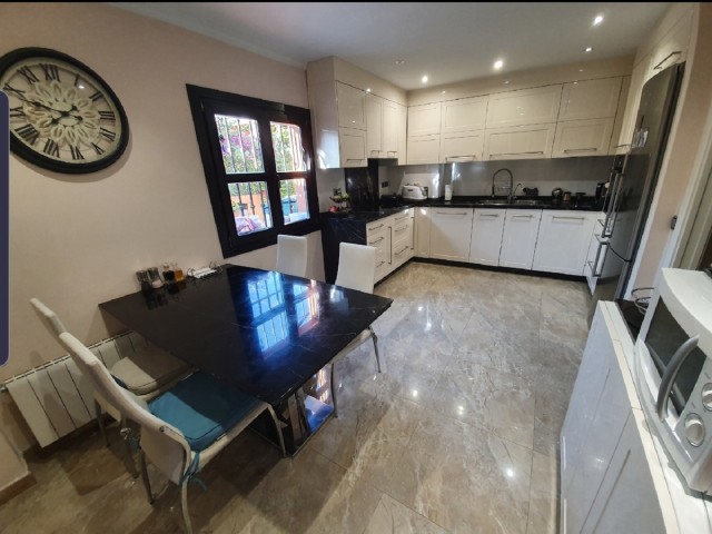 4 Bedrooms Townhouse in San Pedro de Alcántara