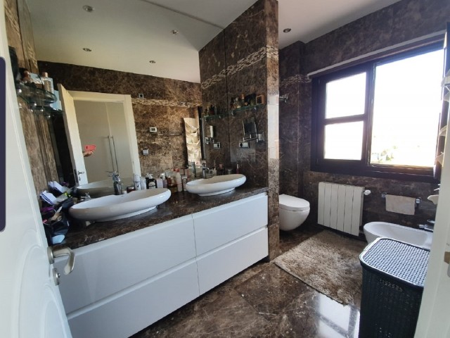 Maison mitoyenne avec 4 Chambres  à San Pedro de Alcántara