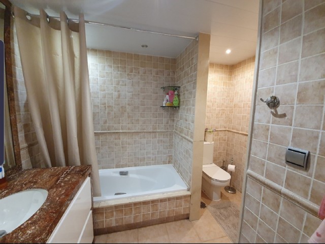 Maison mitoyenne avec 4 Chambres  à San Pedro de Alcántara