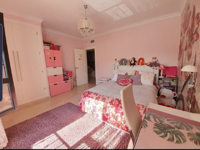 Maison mitoyenne avec 4 Chambres  à San Pedro de Alcántara