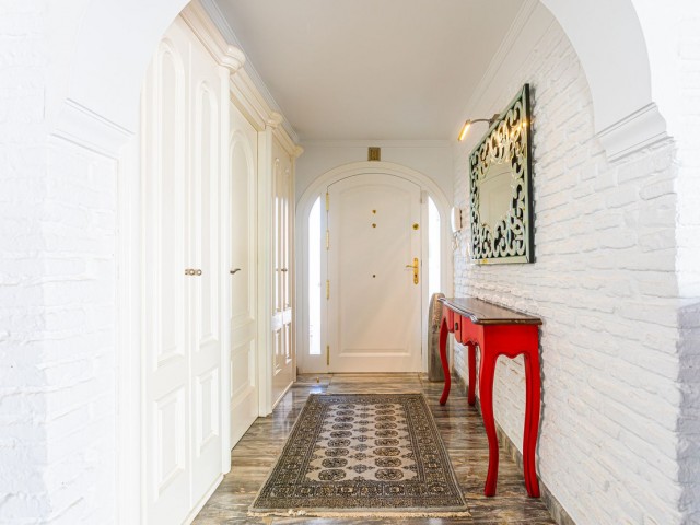 8 Bedrooms Villa in Benalmadena