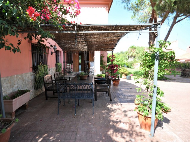 Villa avec 4 Chambres  à Casares Playa