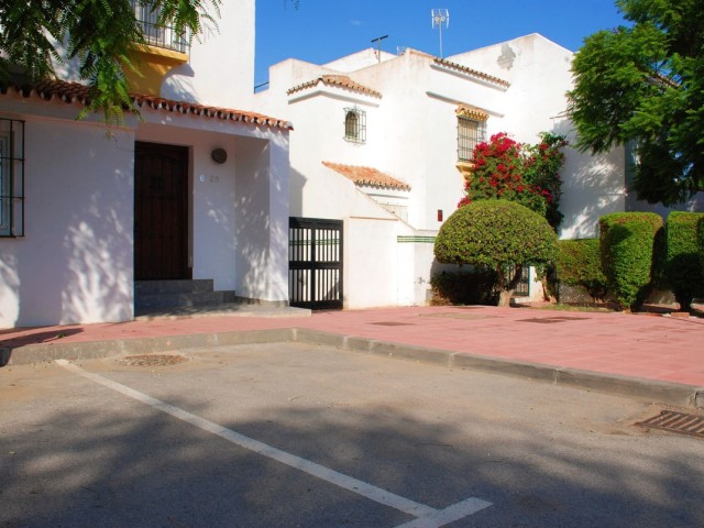 3 Bedrooms Townhouse in Casares