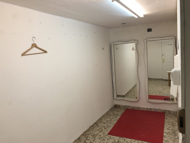 Comercial con 0 Dormitorios  en Fuengirola