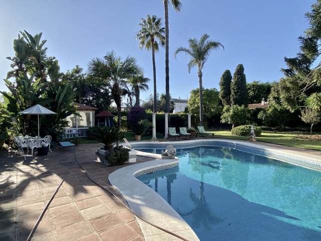 Villa avec 5 Chambres  à Cortijo Blanco