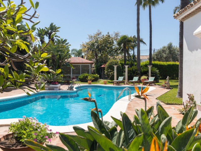 Villa avec 5 Chambres  à Cortijo Blanco