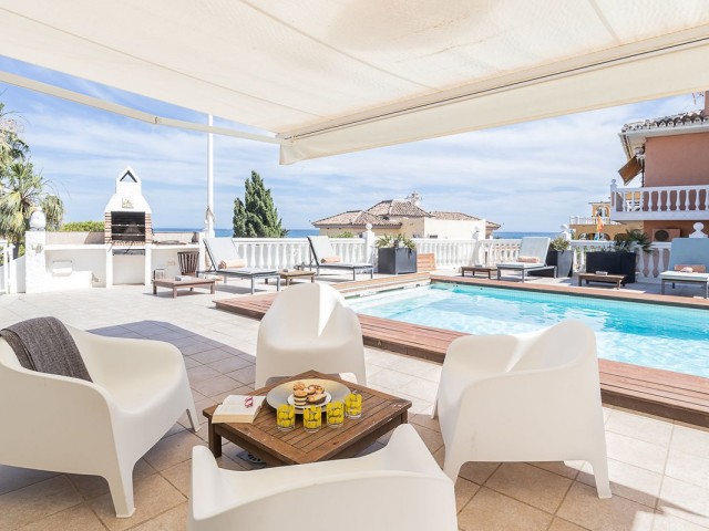 Villa con 6 Dormitorios  en Torrenueva