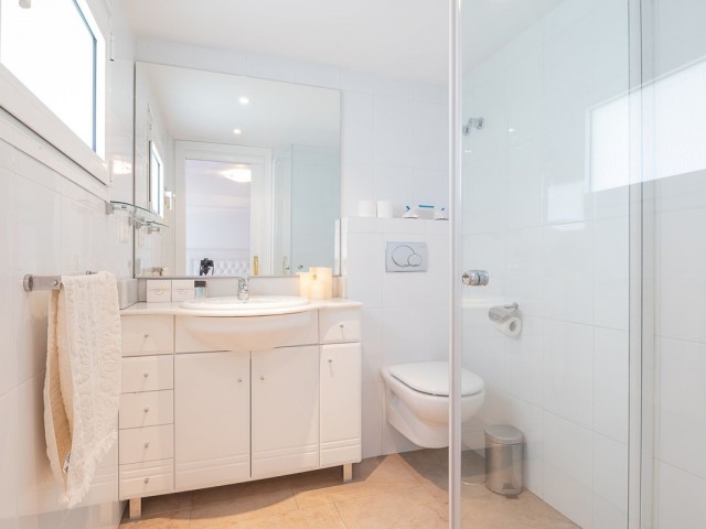 Villa con 6 Dormitorios  en Torrenueva