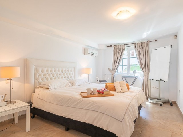 6 Soveroms Villa i Torrenueva