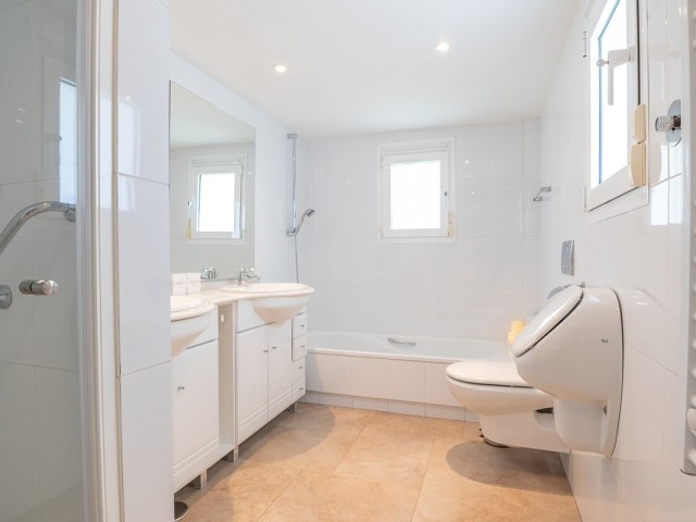 6 Soveroms Villa i Torrenueva