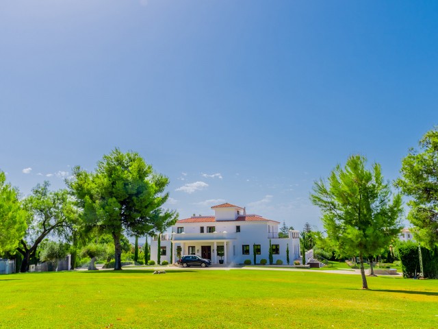 5 Bedrooms Villa in Guadalmina Alta