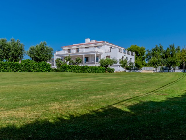 5 Bedrooms Villa in Guadalmina Alta