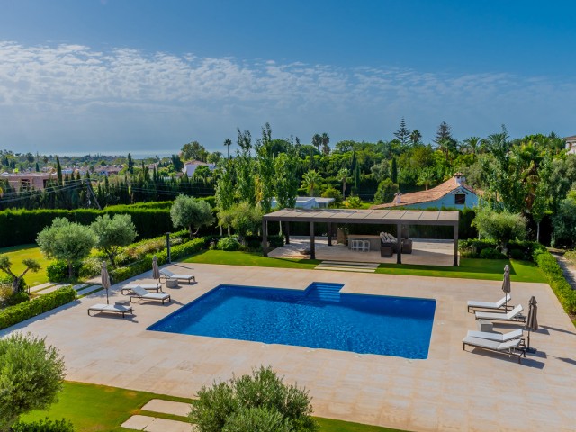 5 Bedrooms Villa in Guadalmina Alta