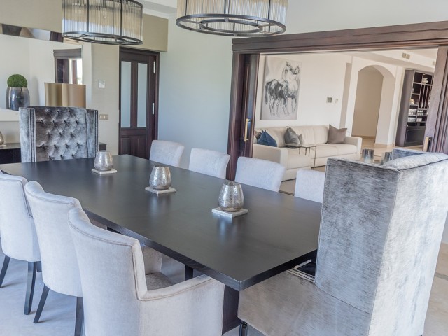 5 Bedrooms Villa in Guadalmina Alta