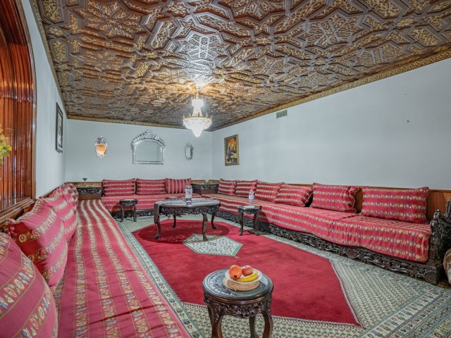 Villa con 6 Dormitorios  en Benalmadena Pueblo