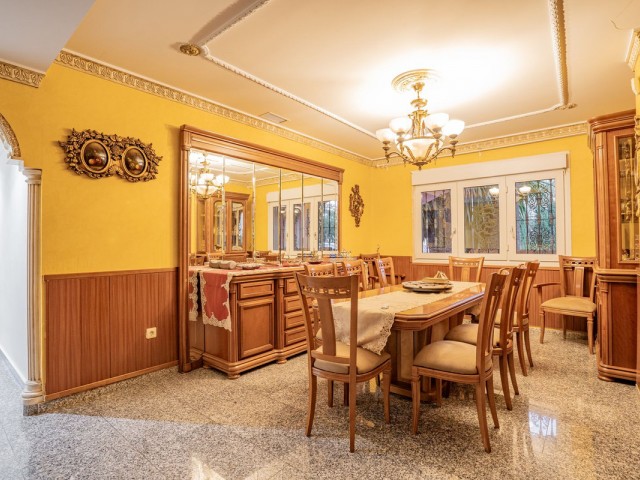 Villa con 6 Dormitorios  en Benalmadena Pueblo