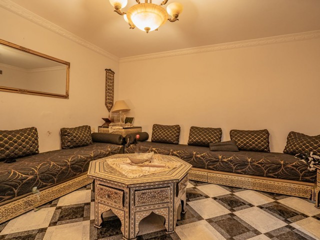 Villa con 6 Dormitorios  en Benalmadena Pueblo