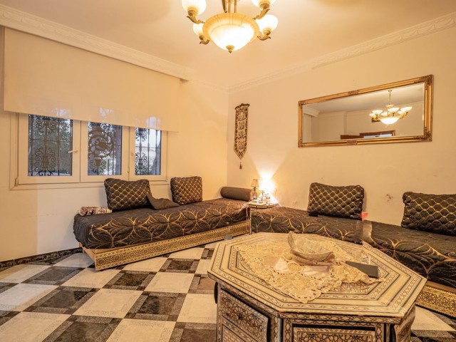 Villa con 6 Dormitorios  en Benalmadena Pueblo