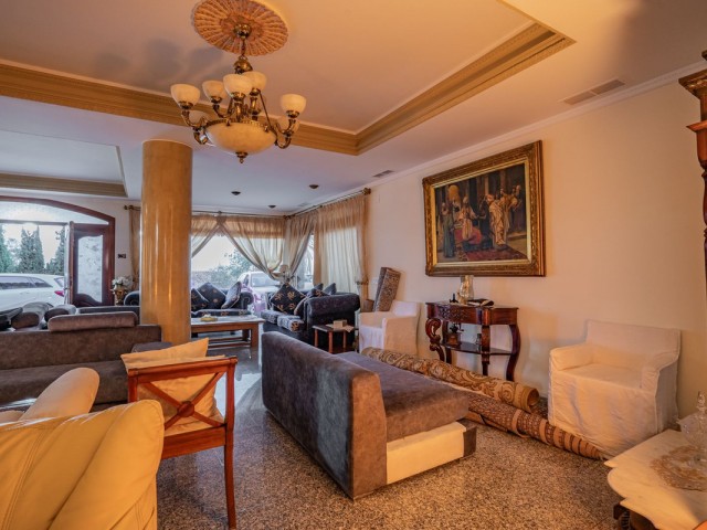 6 Bedrooms Villa in Benalmadena Pueblo