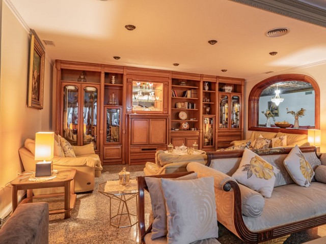 6 Bedrooms Villa in Benalmadena Pueblo