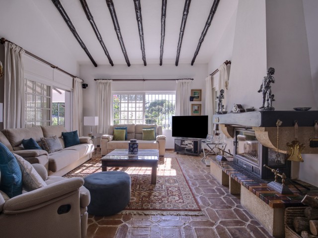 4 Bedrooms Villa in Guadalmina Alta