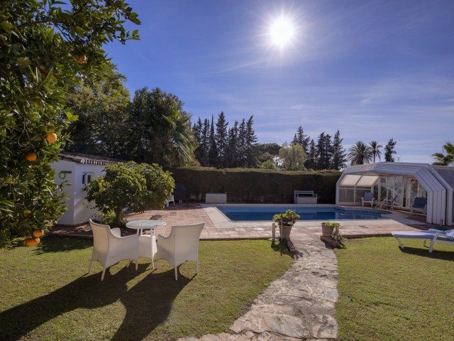 4 Bedrooms Villa in Guadalmina Alta