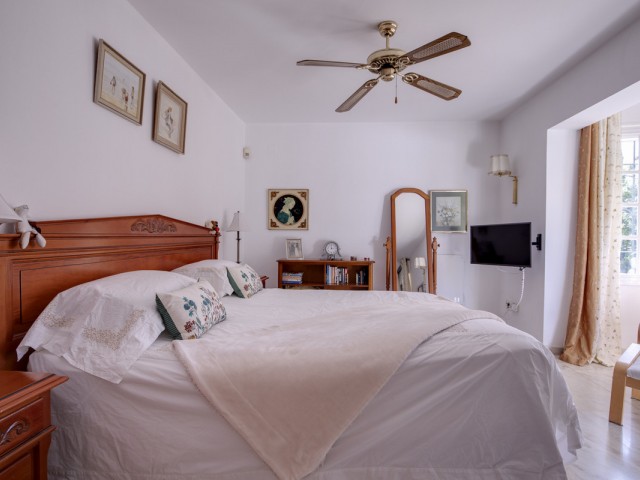 4 Bedrooms Villa in Guadalmina Alta