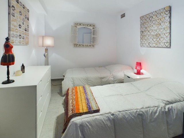 Villa con 4 Dormitorios  en Estepona