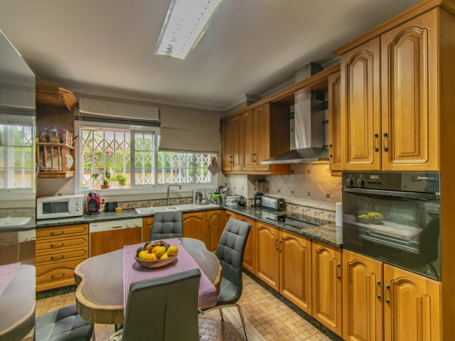 Villa avec 4 Chambres  à San Pedro de Alcántara