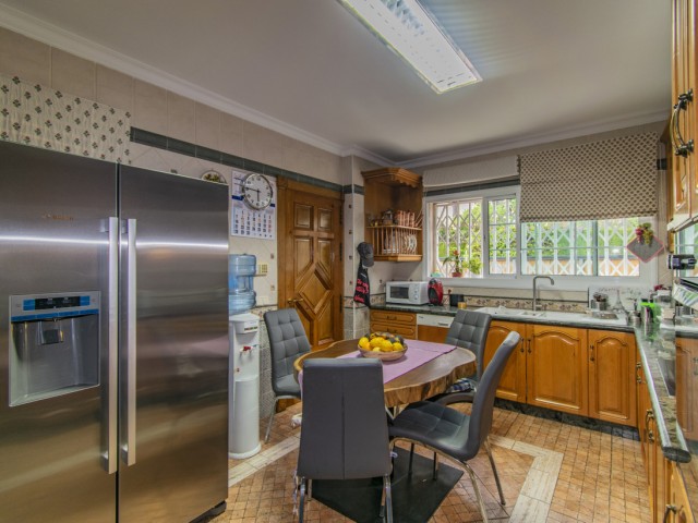 Villa avec 4 Chambres  à San Pedro de Alcántara