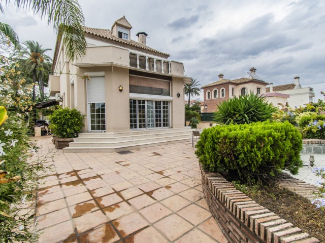 4 Schlafzimmer Villa in San Pedro de Alcántara