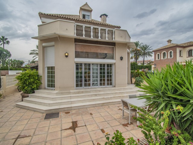 4 Schlafzimmer Villa in San Pedro de Alcántara