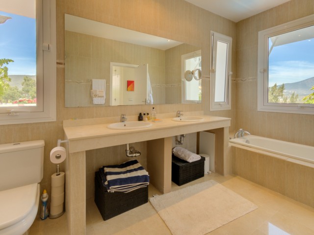 4 Bedrooms Villa in La Cala Golf