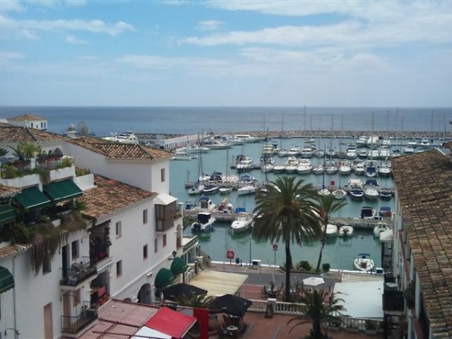 Penthouse avec 5 Chambres  à La Duquesa