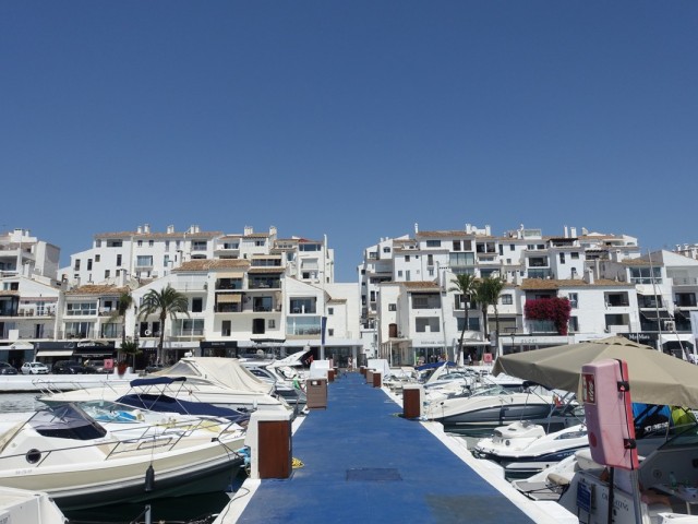 Commercial in Puerto Banús