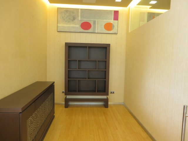 Commercial avec 5 Chambres  à Marbella