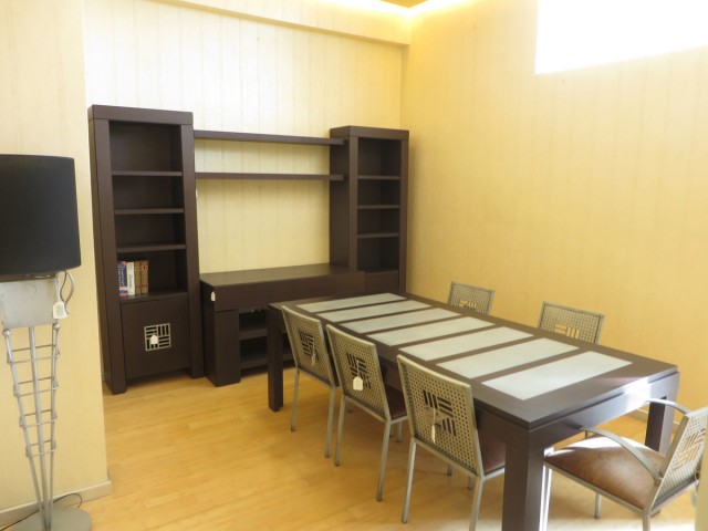 Commercial avec 5 Chambres  à Marbella
