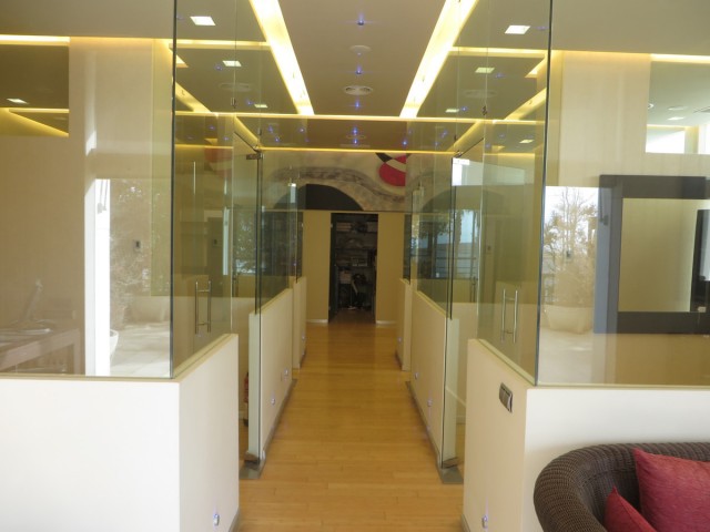 Commercial avec 5 Chambres  à Marbella