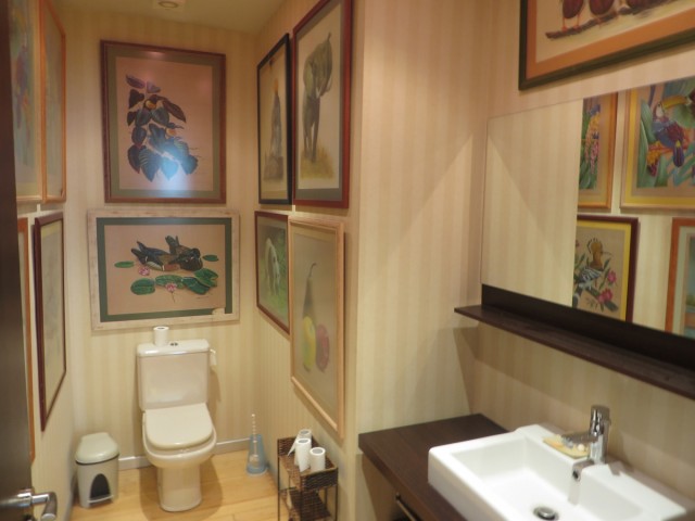 Commercial avec 5 Chambres  à Marbella