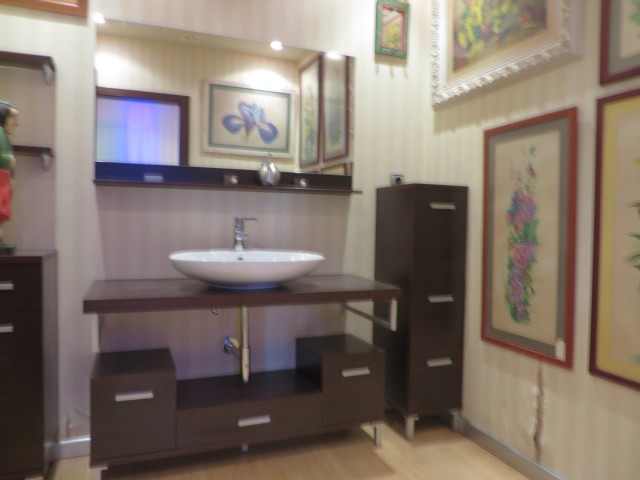 Commercial avec 5 Chambres  à Marbella